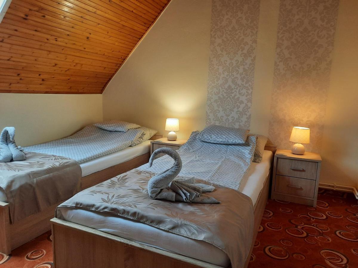For You Apartman Дьюла Екстер'єр фото
