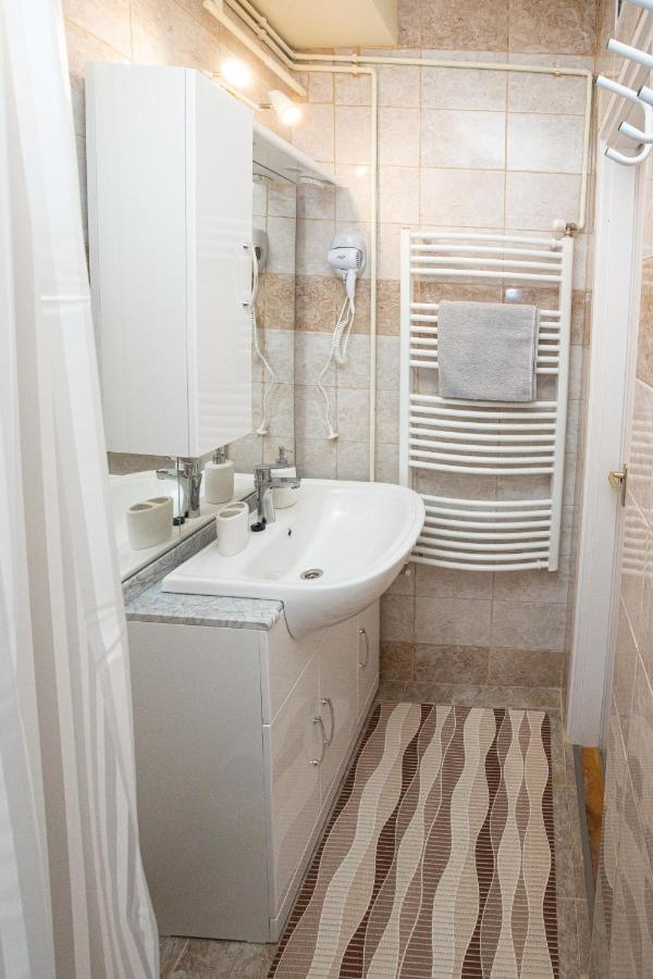 For You Apartman Дьюла Екстер'єр фото